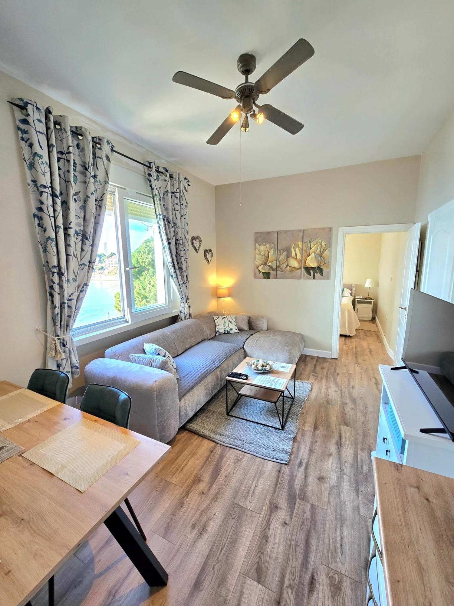 Apartments Suzy Сплит Экстерьер фото
